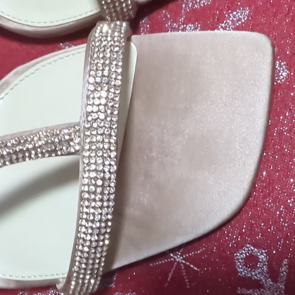 Vince Camuto Sorthand Heels - Picture 3 of 8